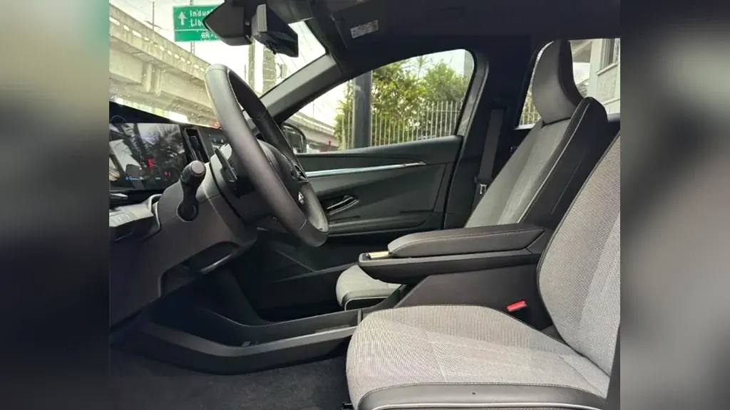 Renault Megane E-tech Electric - Imagem 15