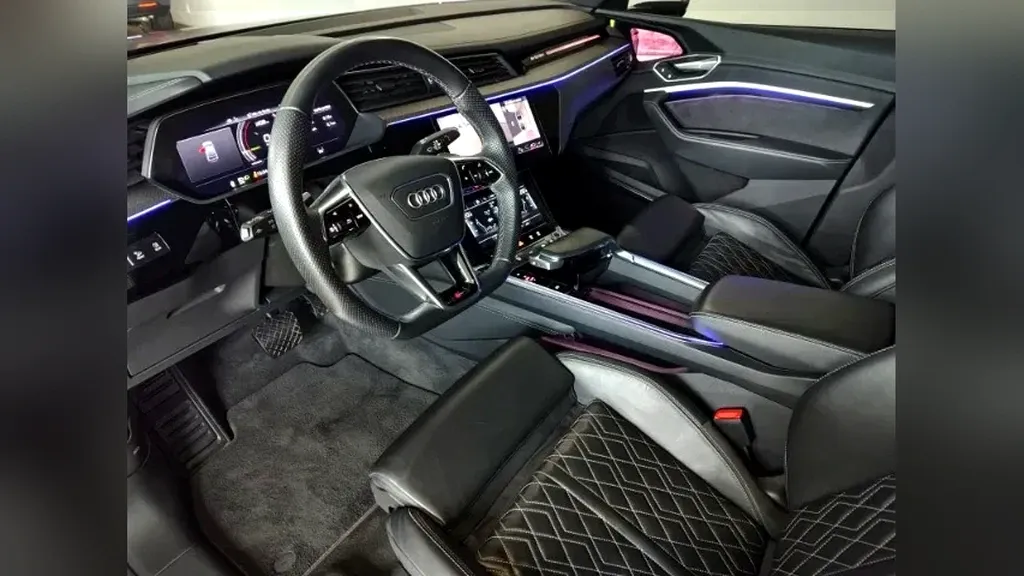 Audi E-tron S Sportback - Imagem 11