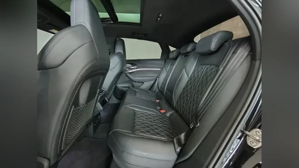 Audi E-tron S Sportback - Imagem 14