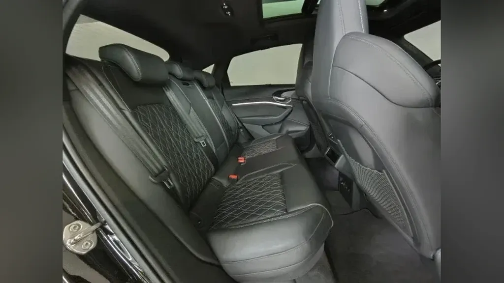 Audi E-tron S Sportback - Imagem 18