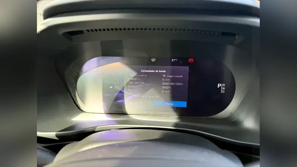 Volvo XC40 Recharge - Imagem 13