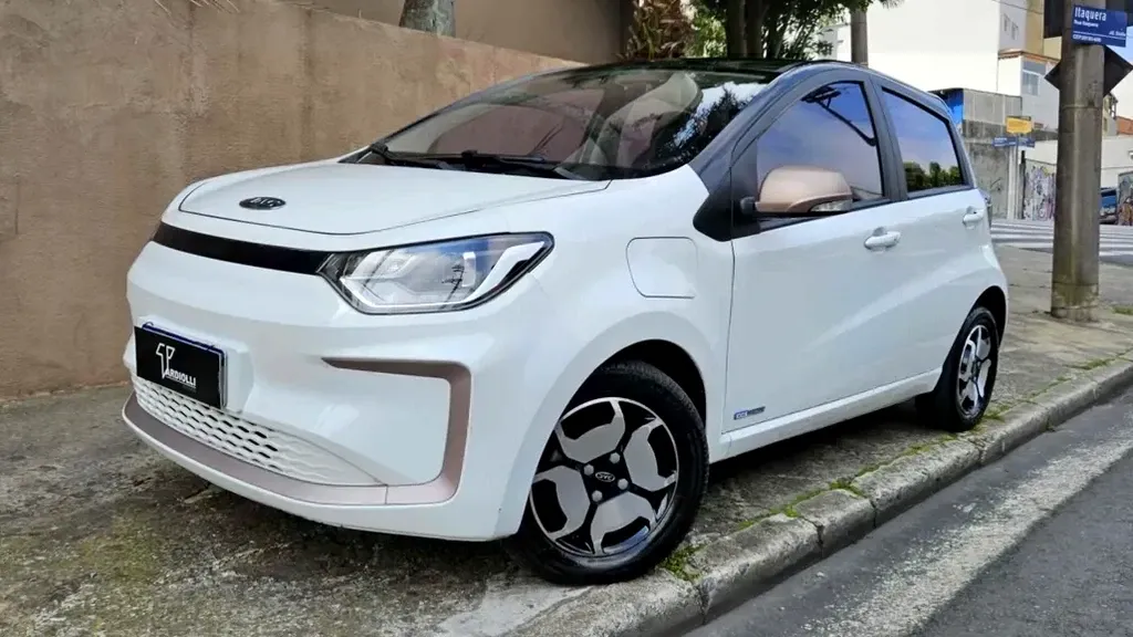 Foto de um jac e-js1