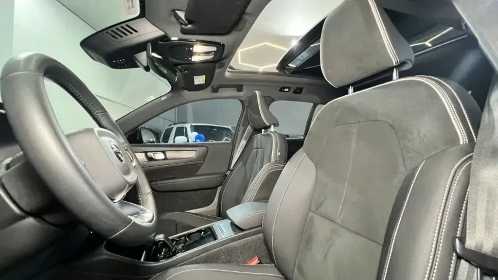 Volvo XC40 Recharge - Imagem 11