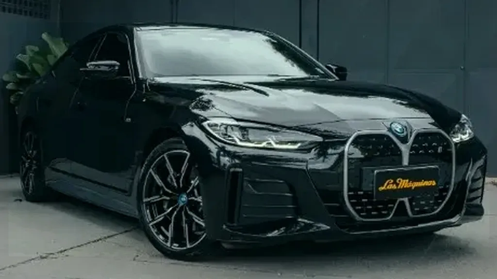 Foto de um bmw i4 edrive35