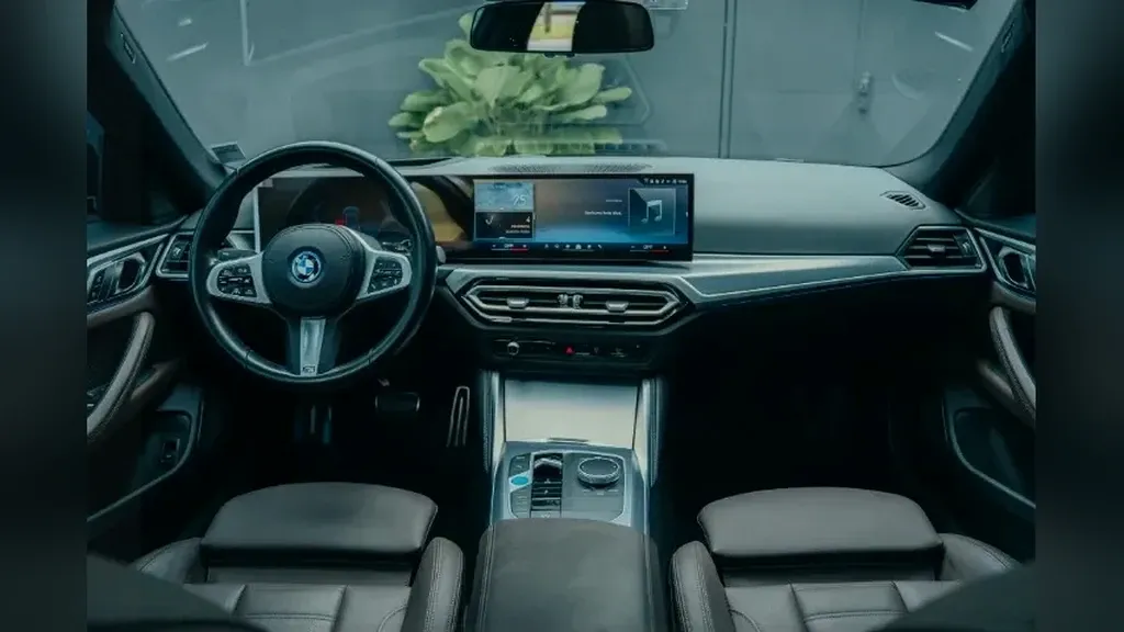 BMW I4 Edrive35 - Imagem 16