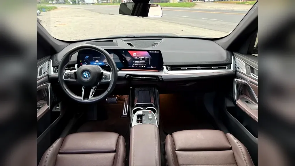 BMW IX1 - Imagem 16
