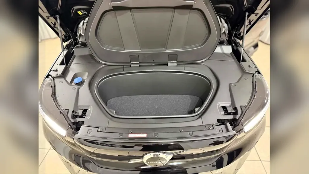 Volvo Ec40 - Imagem 6