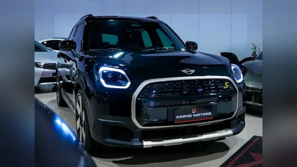 Foto de um mini countryman se all4