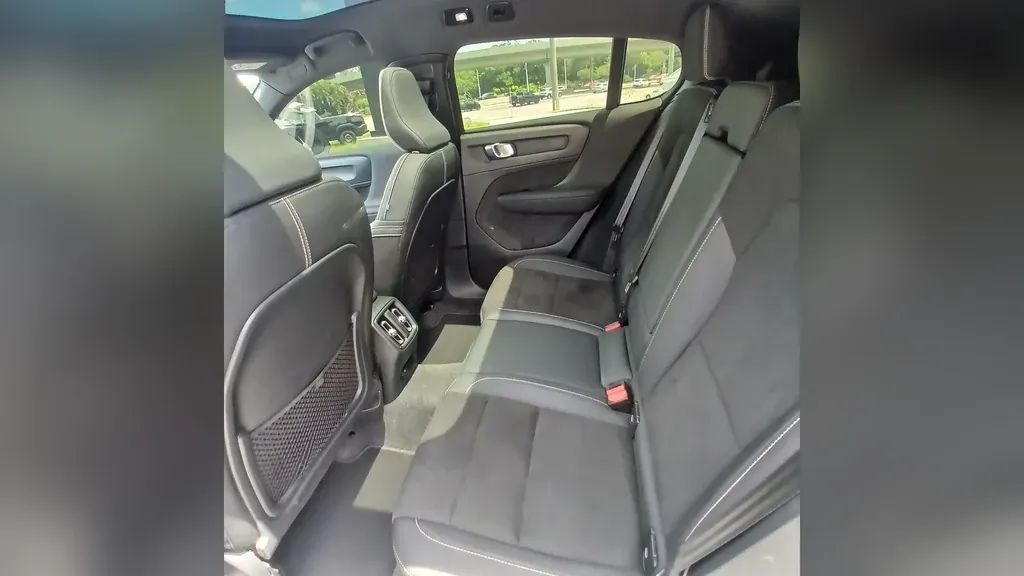 Volvo C40 Recharge - Imagem 8