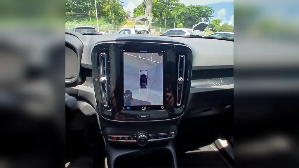 Volvo C40 Recharge - Imagem 13