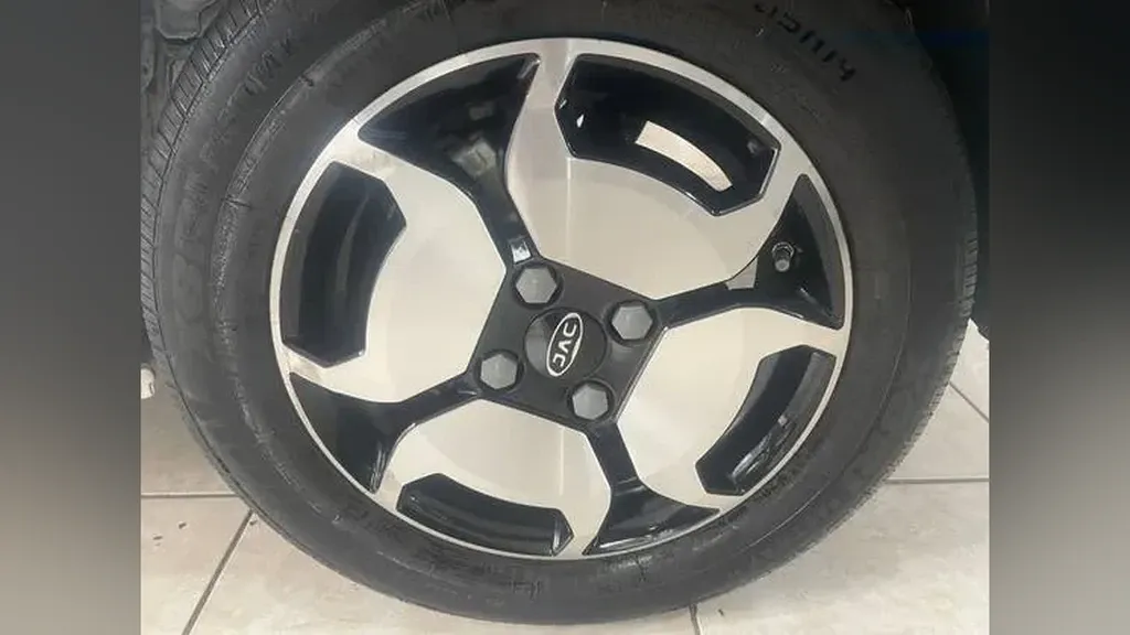 JAC E-JS1 - Imagem 16