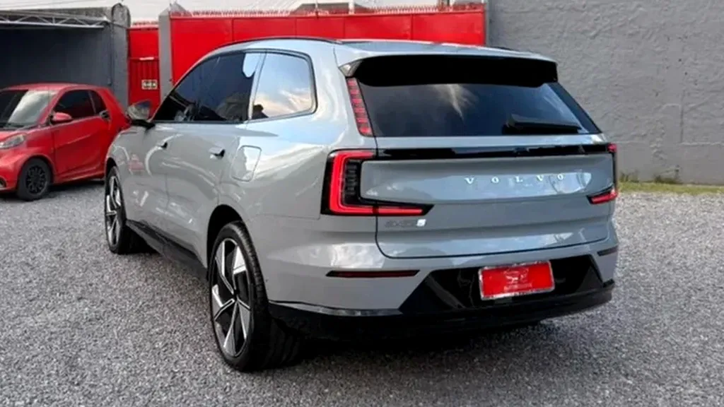 Volvo Ex90 - Imagem 7