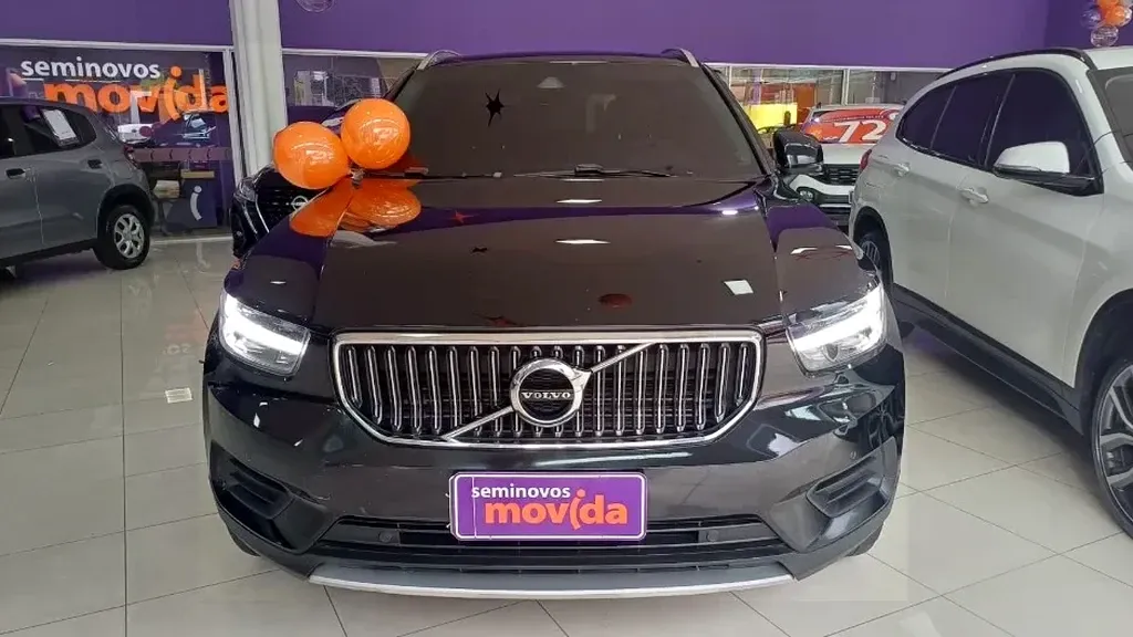 Foto de um volvo xc40