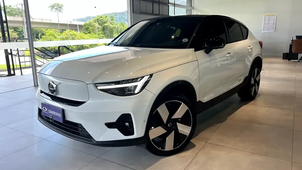 Foto de um volvo c40 recharge