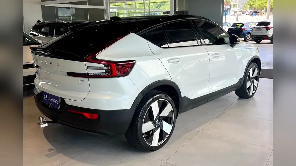 Volvo C40 Recharge - Imagem 12