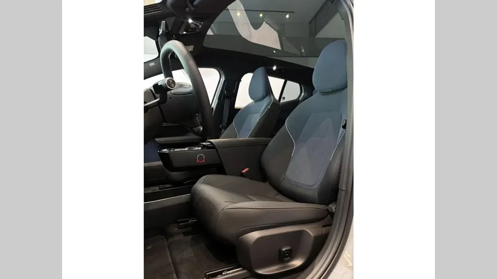 Volvo EX30 - Imagem 2