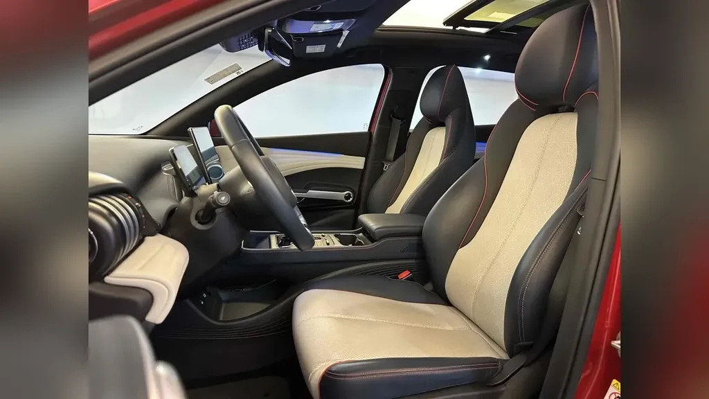 BYD Yuan Plus - Imagem 13