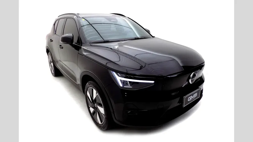 Foto de um volvo xc40 recharge