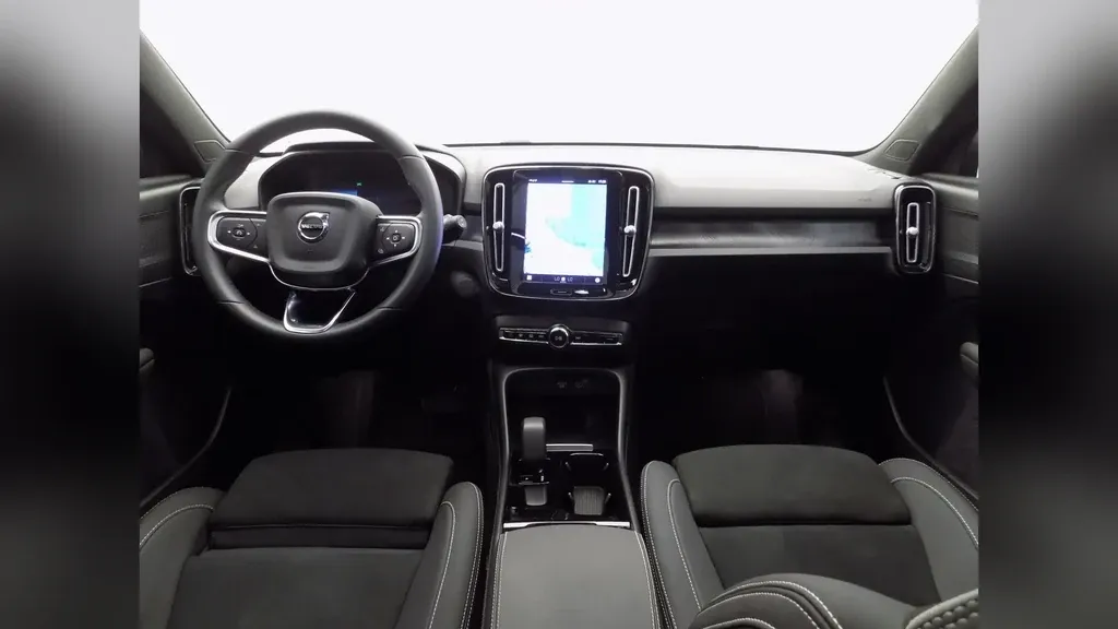 Volvo XC40 Recharge - Imagem 6
