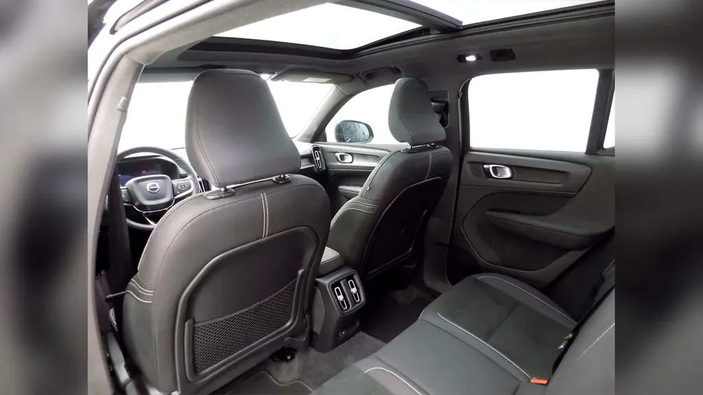 Volvo XC40 Recharge - Imagem 15