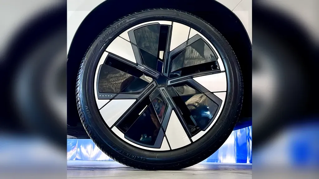 Volvo EX30 - Imagem 2