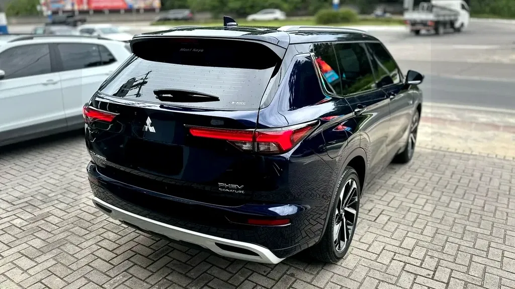 Mitsubishi Outlander - Imagem 6