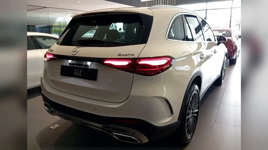 Mercedes Glc 300e - Imagem 10