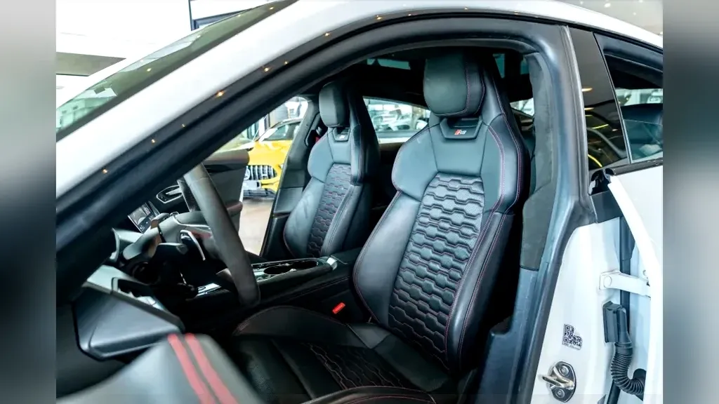 Audi Rs E-tron  GT - Imagem 8