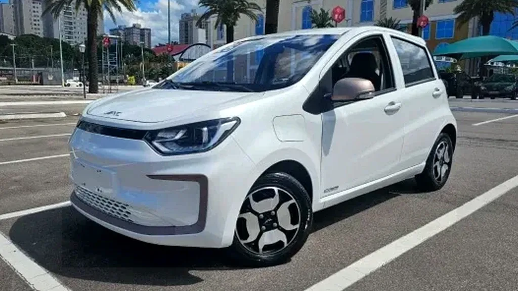 Foto de um jac e-js1