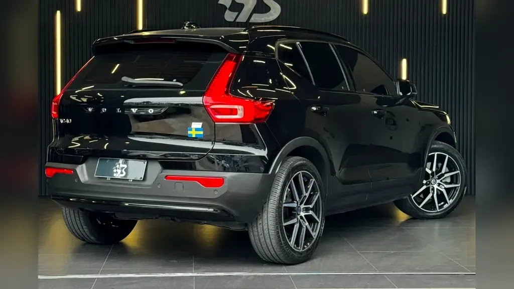 Volvo XC40 Recharge - Imagem 3