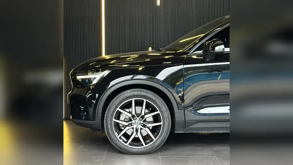 Volvo XC40 Recharge - Imagem 4