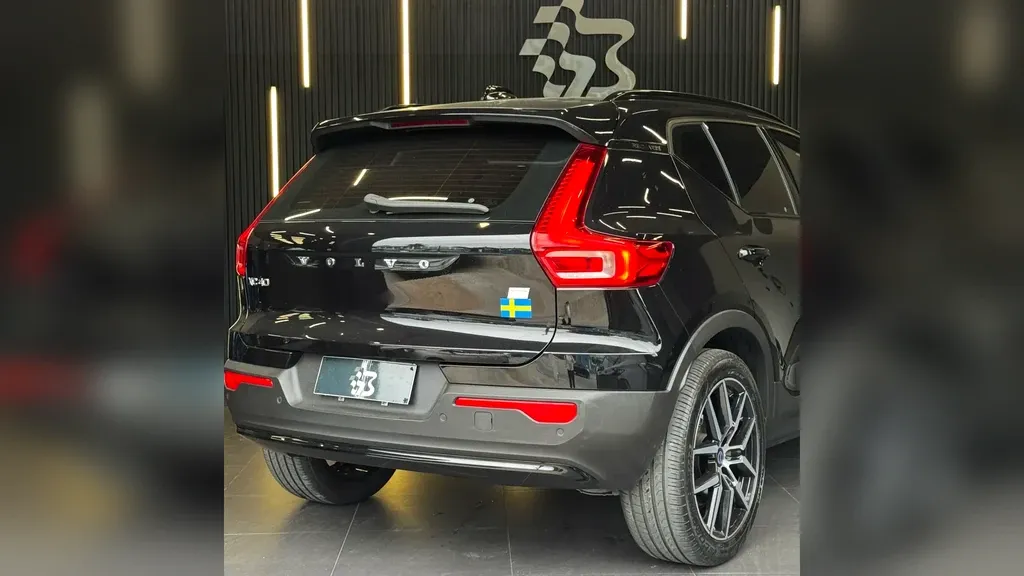 Volvo XC40 Recharge - Imagem 7