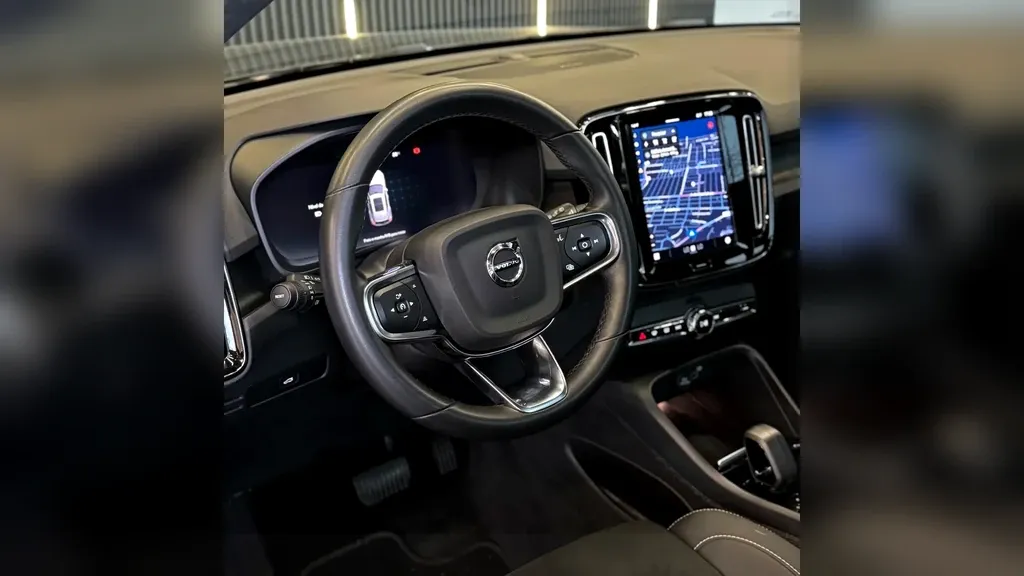 Volvo XC40 Recharge - Imagem 8