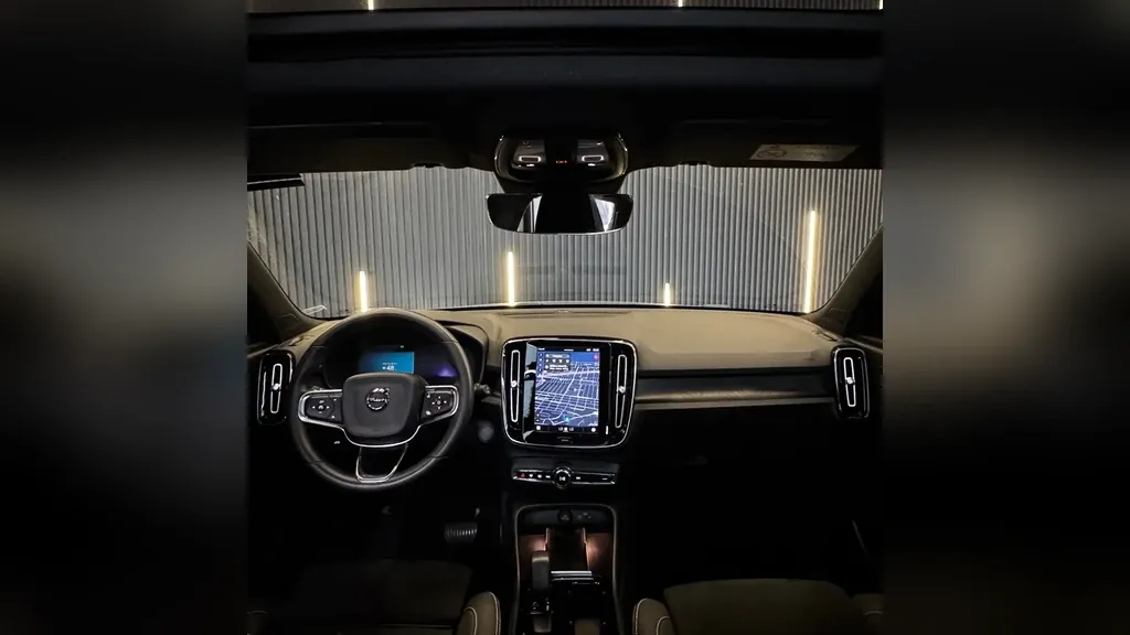 Volvo XC40 Recharge - Imagem 9