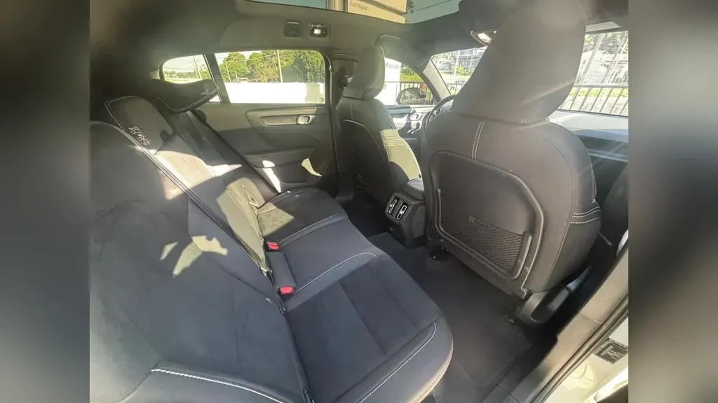 Volvo C40 Recharge - Imagem 7