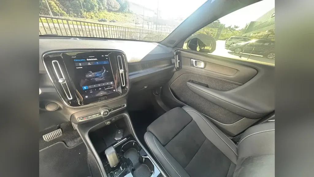 Volvo C40 Recharge - Imagem 11