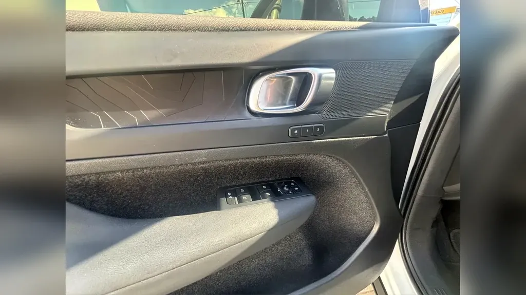 Volvo C40 Recharge - Imagem 16