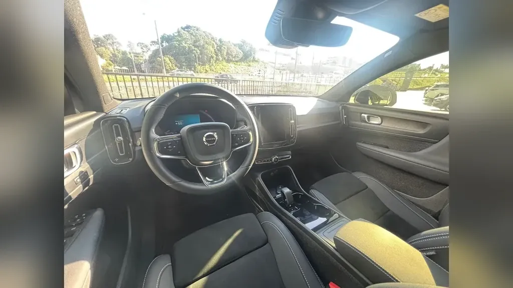 Volvo C40 Recharge - Imagem 17