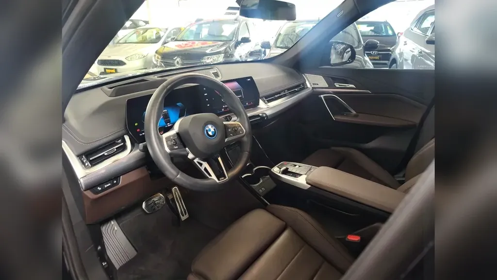 BMW IX1 - Imagem 5