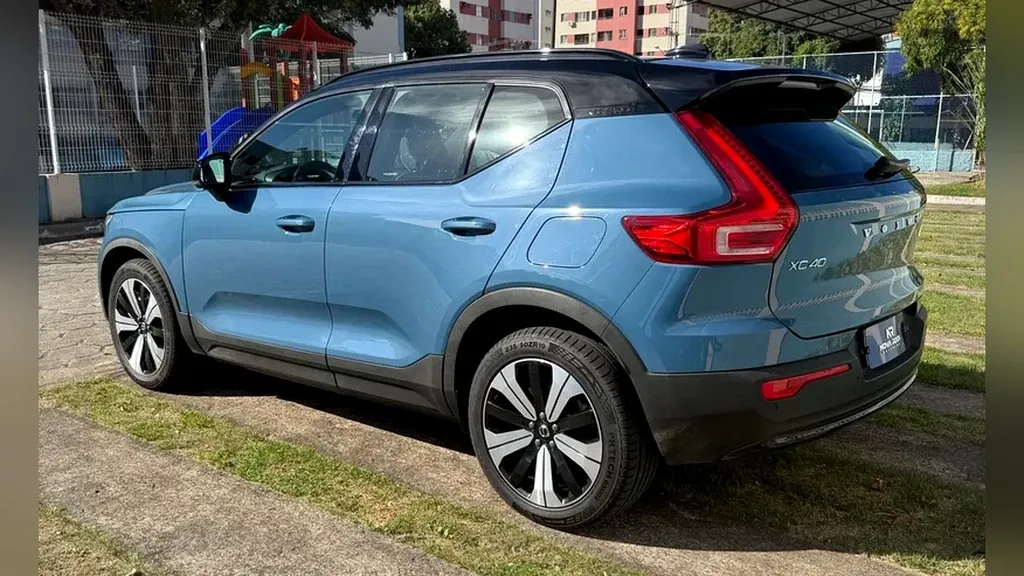 Volvo XC40 Recharge - Imagem 4