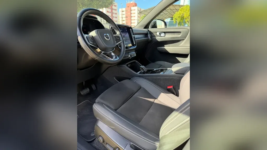 Volvo XC40 Recharge - Imagem 9