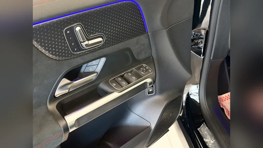 Mercedes Eqb 250 - Imagem 13