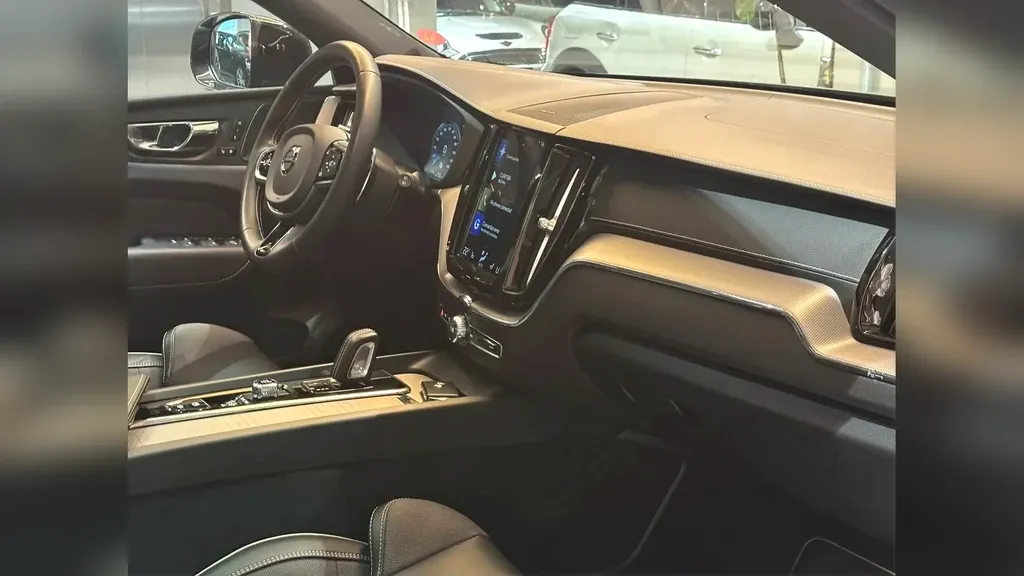 Volvo Xc60 Recharge Plug-in Hybrid - Imagem 10