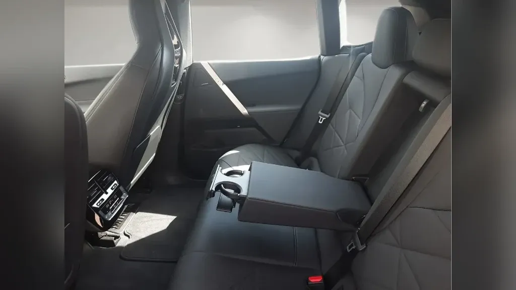 BMW Ix - Imagem 7