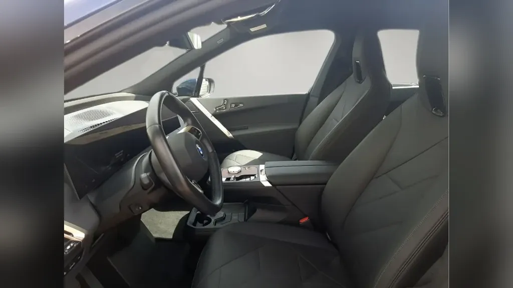 BMW Ix - Imagem 9