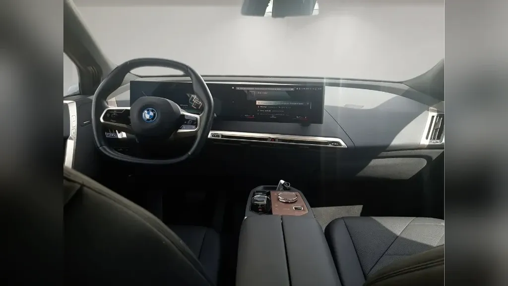 BMW Ix - Imagem 10