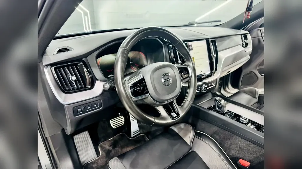 Volvo Xc60 - Imagem 14