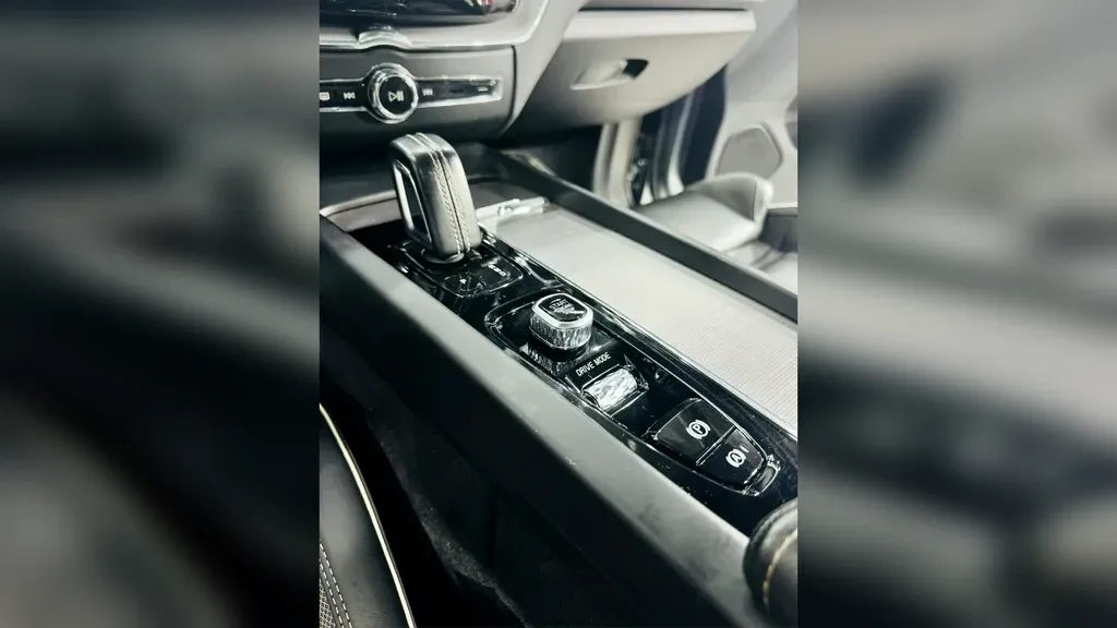 Volvo Xc60 - Imagem 18