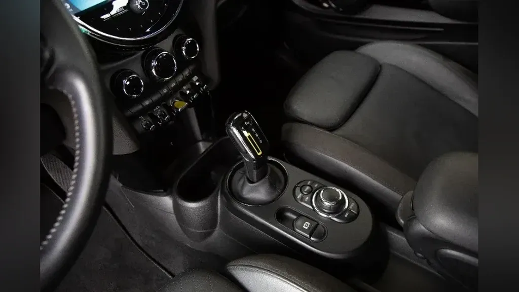 Mini Cooper SE - Imagem 16