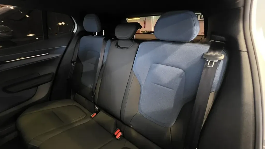 Volvo EX30 - Imagem 18